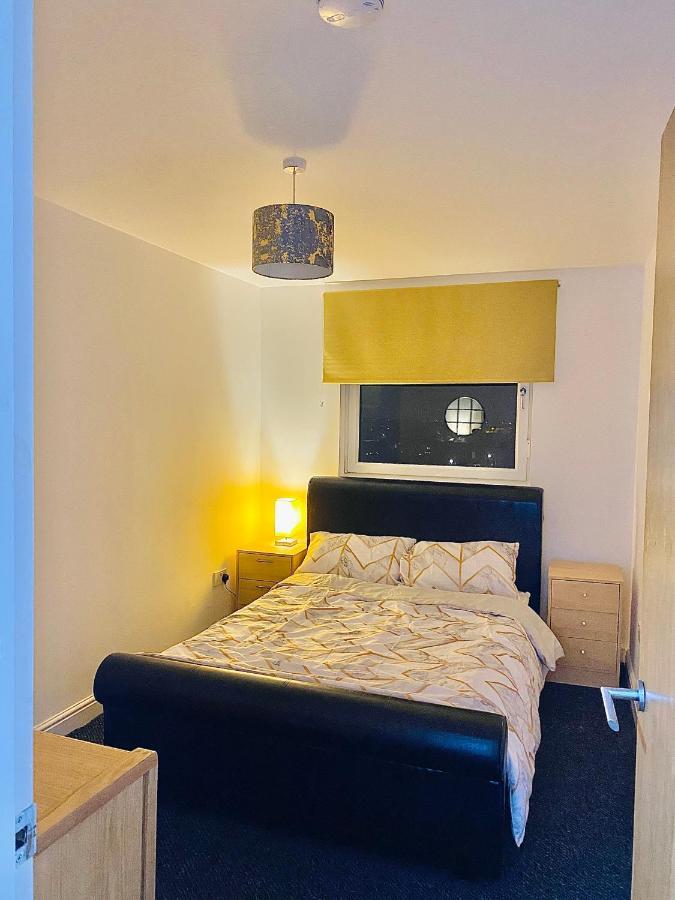 Unique View Of Anfield Stadium - Charming 2 Bedroom Apartment In Liverpool With Parking Exterior foto